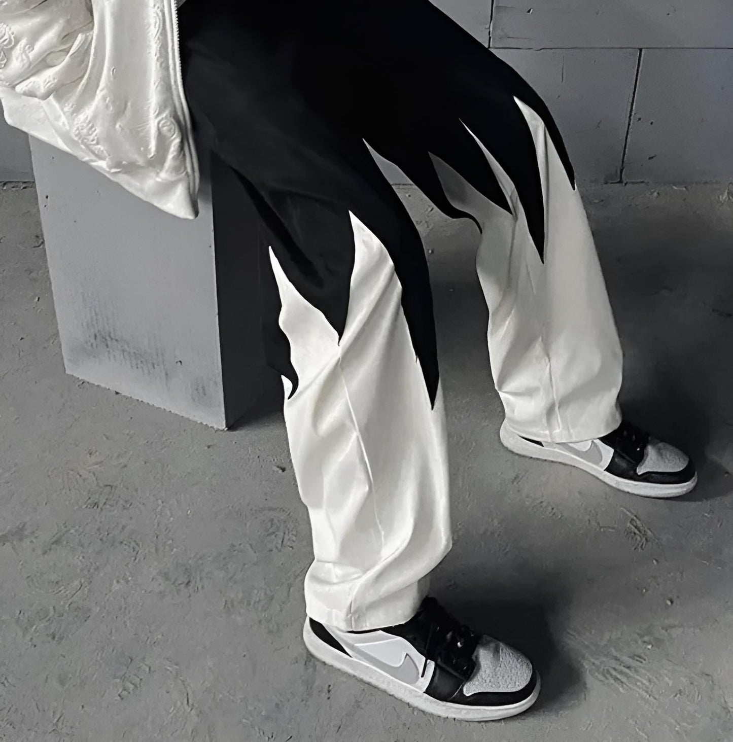 Aesthetic Straight Fit Panel Lounge Track Pants – Men's Urban Comfort