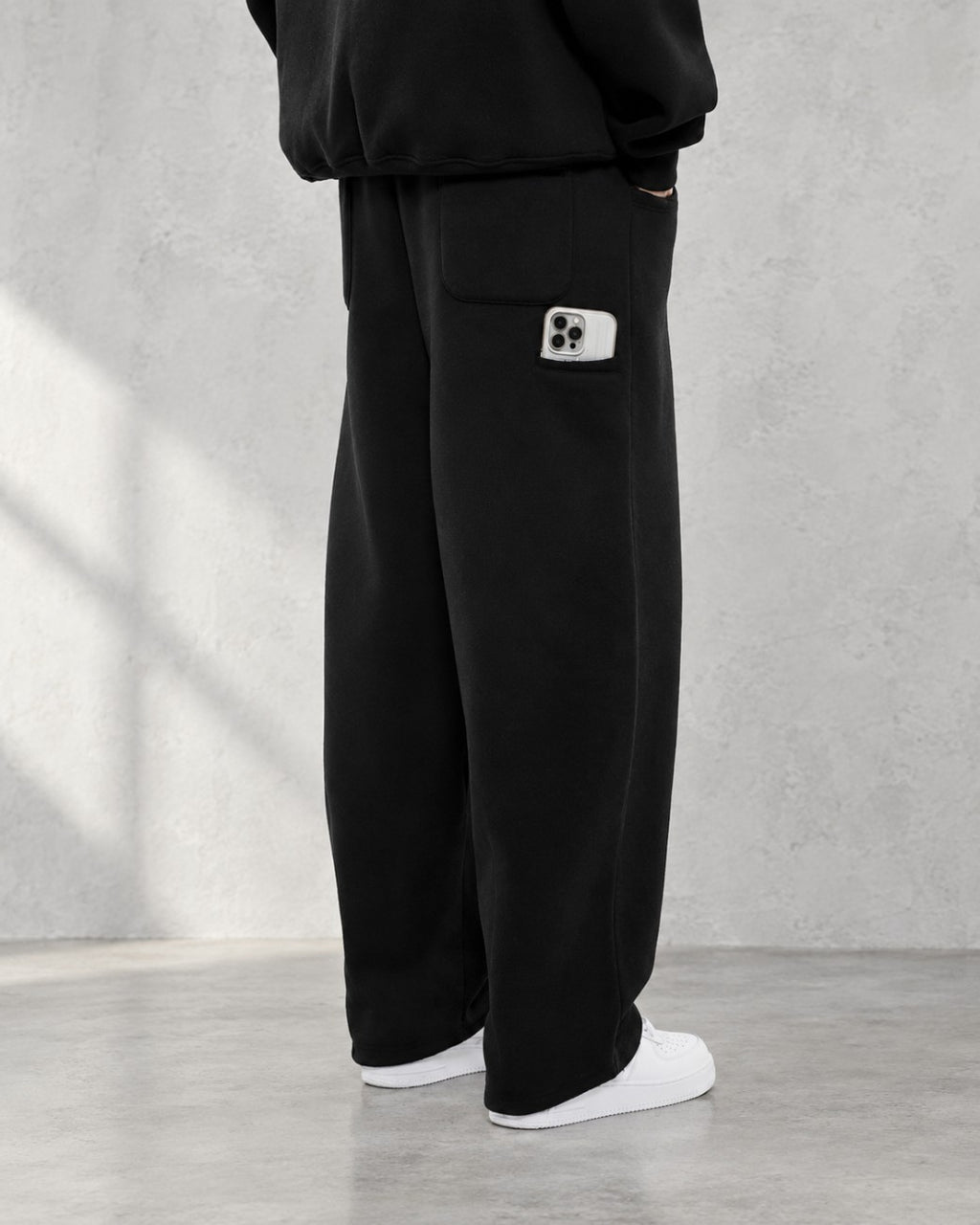 350 GSM oversized black sweatpants for men