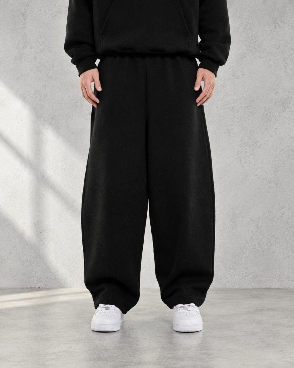 VINTAGVIBE 350 GSM cozy black baggy sweatpants